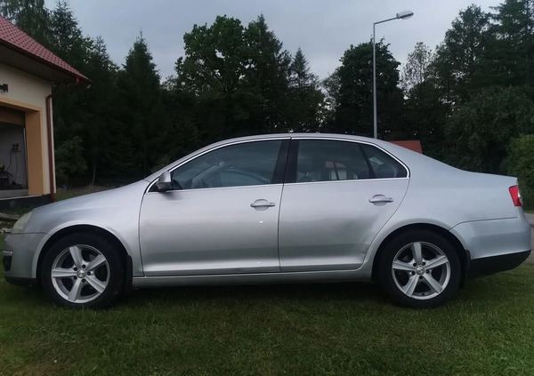 Volkswagen Jetta cena 9200 przebieg: 237585, rok produkcji 2006 z Jasło małe 46